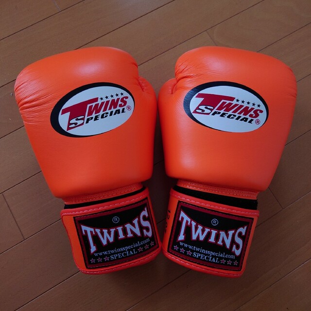 現品限り一斉値下げ！】 ボクシンググローブ JAPAN TWINS 12oz. 格闘技