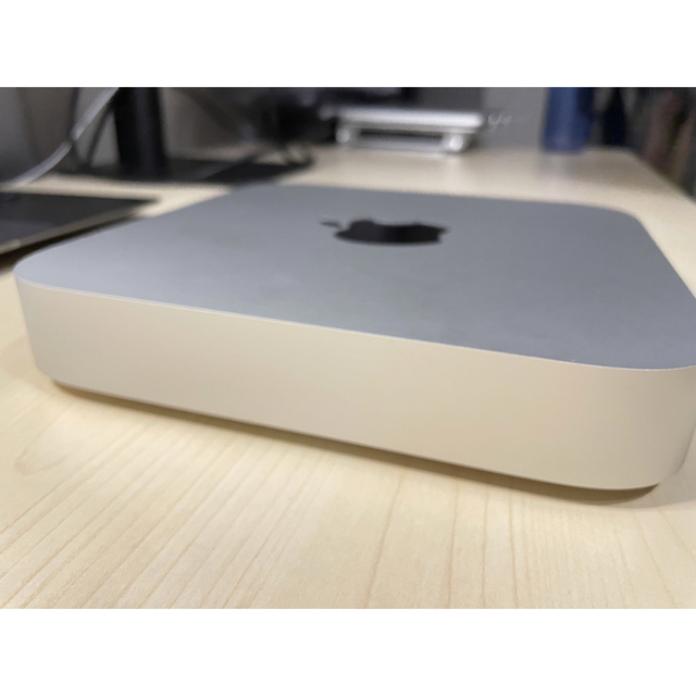 Apple(アップル)のApple Mac Mini M2 (8/256GB) スマホ/家電/カメラのPC/タブレット(デスクトップ型PC)の商品写真