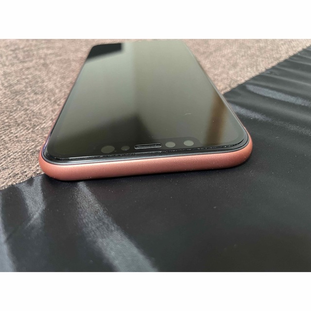 Apple(アップル)のiPhone XR Coral 128 GB 美品 SIMフリー スマホ/家電/カメラのスマートフォン/携帯電話(スマートフォン本体)の商品写真