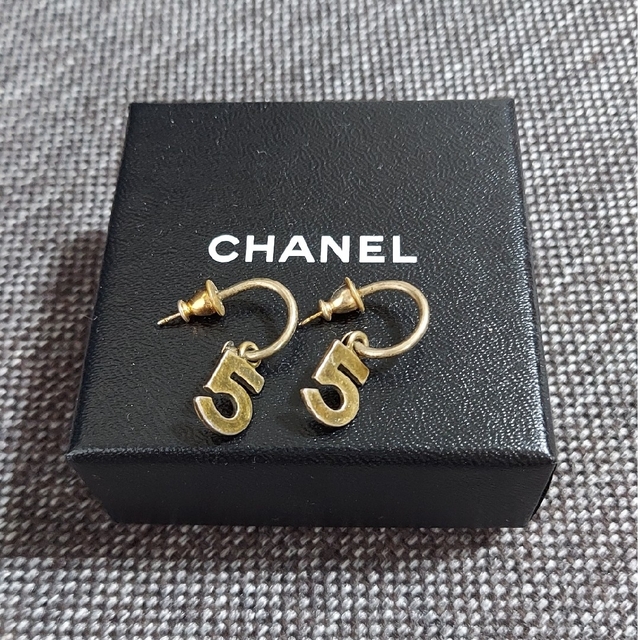 オンラインストア売 シャネル ピアス No.5 | chanelal.com オンラインストア売 シャネル ピアス No.5 | chanelal.com