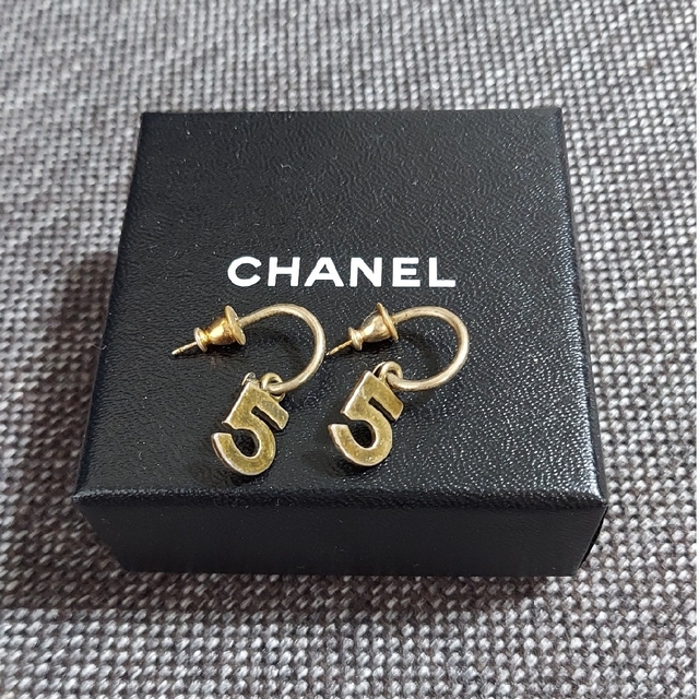 CHANEL(シャネル)のシャネル ピアス No.5 レディースのアクセサリー(ピアス)の商品写真