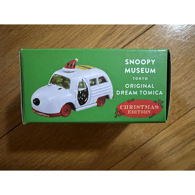 SNOOPY(スヌーピー)のスヌーピーミュージアム　トミカ(クリスマス限定) エンタメ/ホビーのおもちゃ/ぬいぐるみ(ミニカー)の商品写真