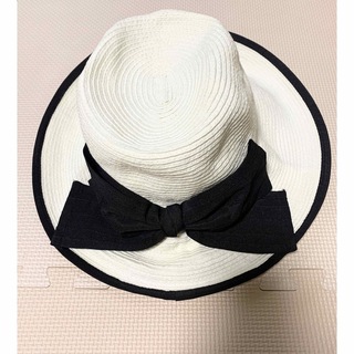 オリエント(ORIENT)の送料無料　美品　Orient 白×黒リボン　大きめつば　帽子、フリーサイズ(ハット)