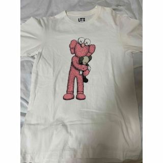 ユニクロ(UNIQLO)のユニクロ　kawsコラボTシャツ(Tシャツ(半袖/袖なし))