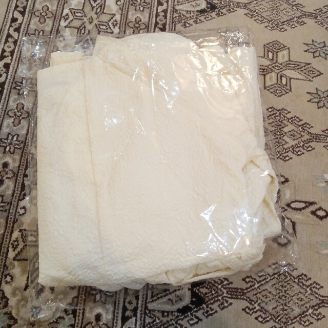 新品　ジャガードペプラム　白 レディースのトップス(シャツ/ブラウス(半袖/袖なし))の商品写真