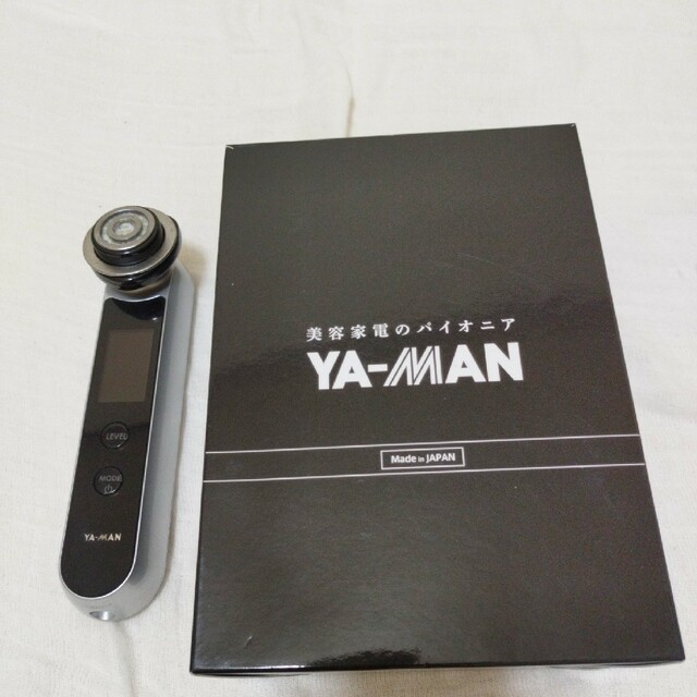 YA-MAN フォトプラス ハイパー HRF-11B スマホ/家電/カメラの美容/健康(フェイスケア/美顔器)の商品写真