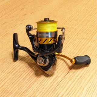 ダイワ(DAIWA)のスピニングリール 15 レブロス2000(リール)