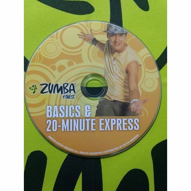 Zumba(ズンバ)のZUMBA　ズンバ　DVD　3枚セット　初心者向け スポーツ/アウトドアのトレーニング/エクササイズ(トレーニング用品)の商品写真