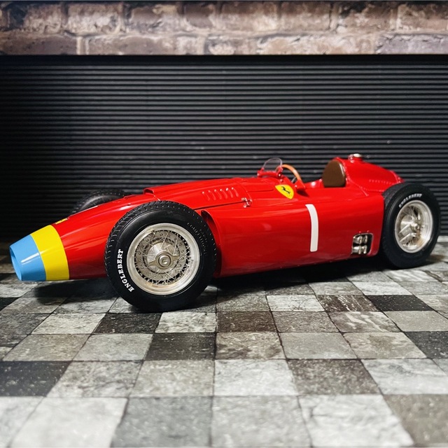 1/18 CMC ランチア フェラーリ D50 ロングノーズ 1956