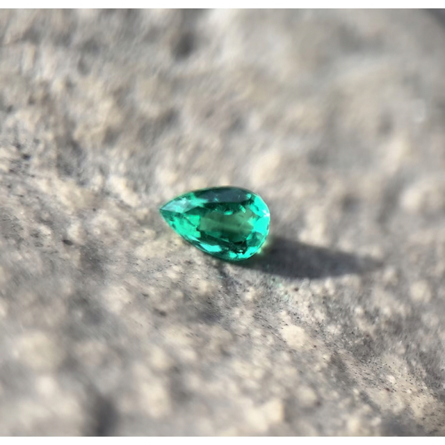 エメラルド(ノンオイル) 0.14ct 5