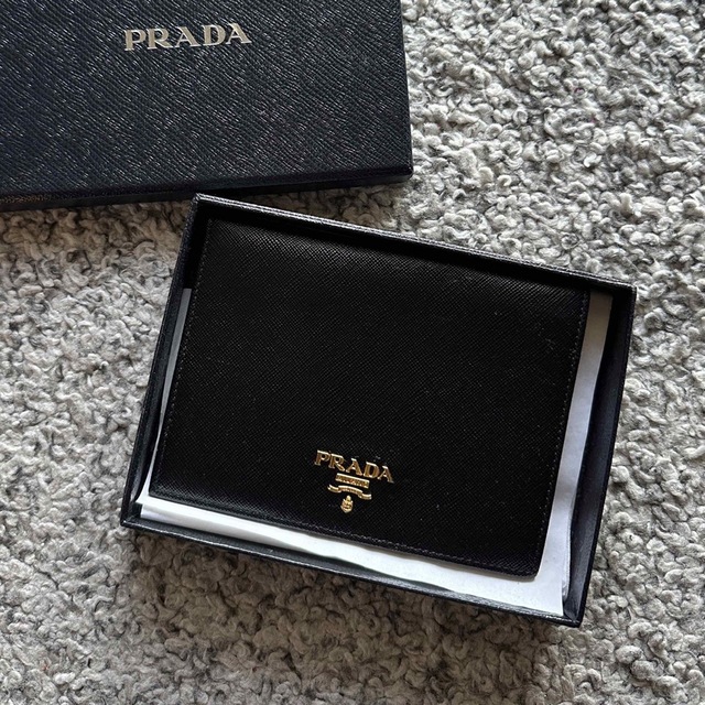 PRADA - プラダ パスポートケースの通販 by YN's shop｜プラダならラクマ