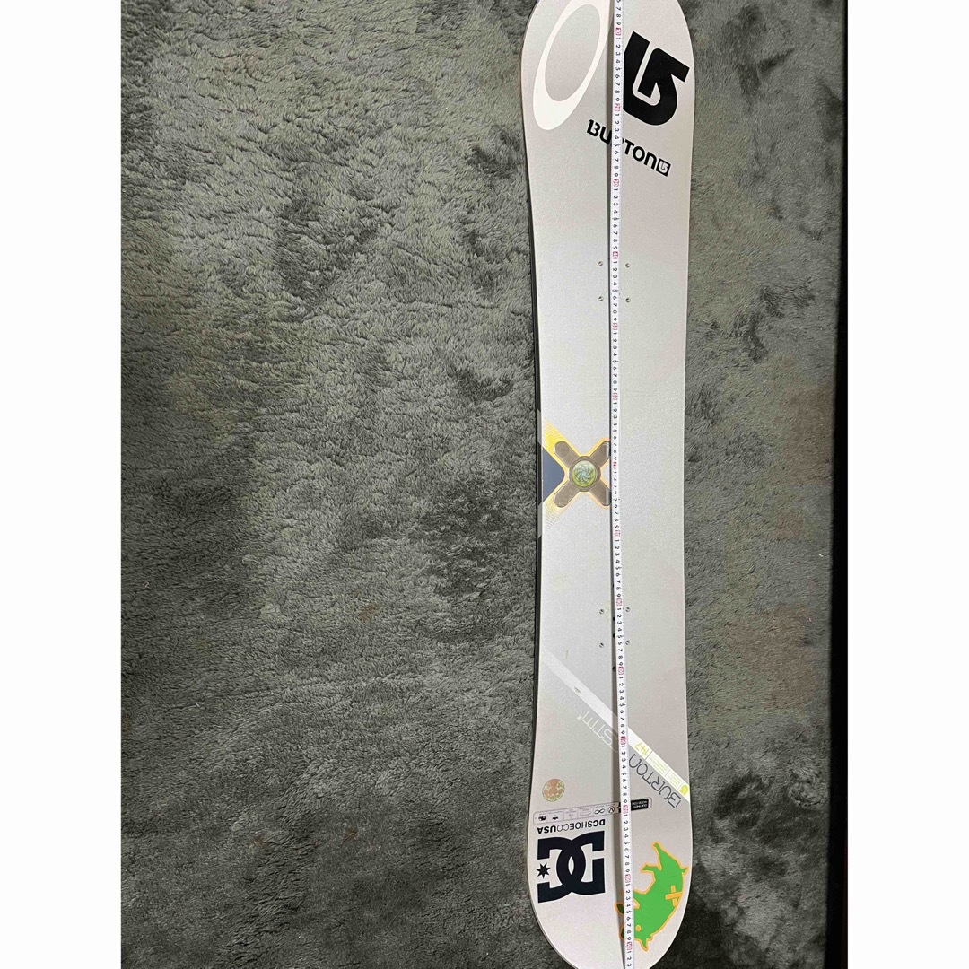 yui-chan専用　スノーボード　バートンcstm x  値下げ可 スポーツ/アウトドアのスノーボード(ボード)の商品写真