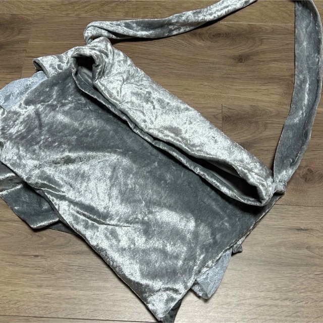 ベロアサコッシュ レディースのバッグ(ショルダーバッグ)の商品写真