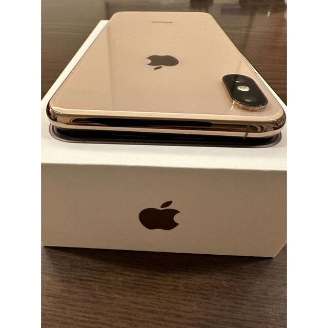 Apple(アップル)のiPhone XS MAX Gold 256GB スマホ/家電/カメラのスマートフォン/携帯電話(スマートフォン本体)の商品写真