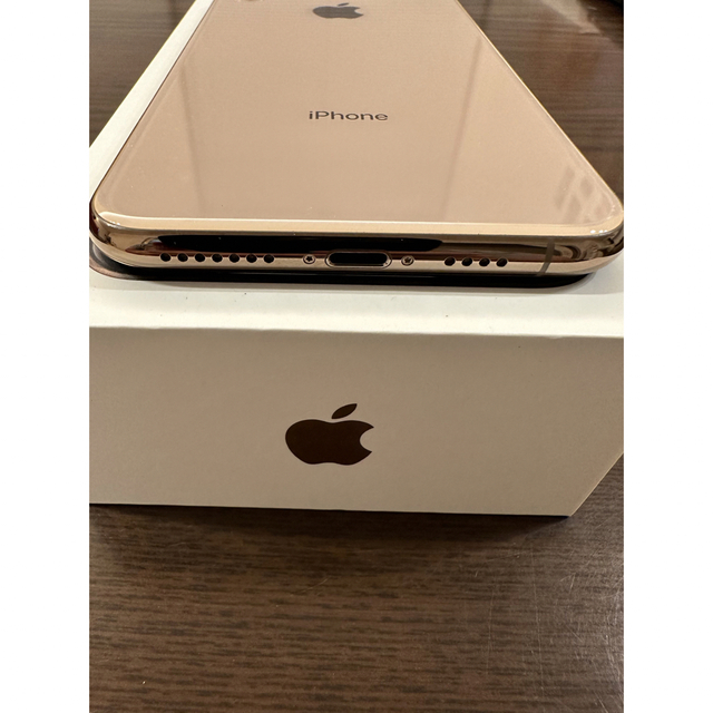 Apple(アップル)のiPhone XS MAX Gold 256GB スマホ/家電/カメラのスマートフォン/携帯電話(スマートフォン本体)の商品写真