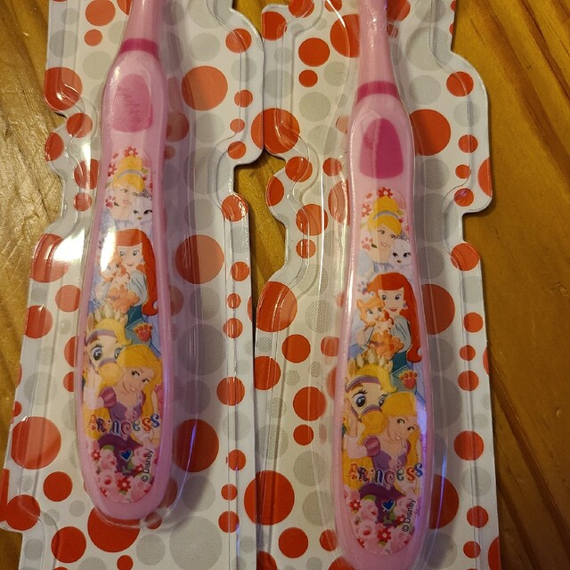 Disney(ディズニー)の歯ブラシ　子供 キッズ/ベビー/マタニティの洗浄/衛生用品(歯ブラシ/歯みがき用品)の商品写真