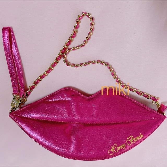 Swankiss(スワンキス)のHoney Bunch lip パーティーバッグ レディースのバッグ(クラッチバッグ)の商品写真