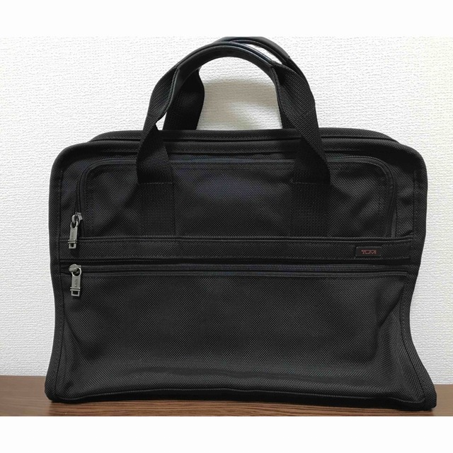 TUMI(トゥミ)の今週末限定SALE❗️美品　TUMI バッグ　PC入れ　ビジネスバッグ　黒 メンズのバッグ(ビジネスバッグ)の商品写真