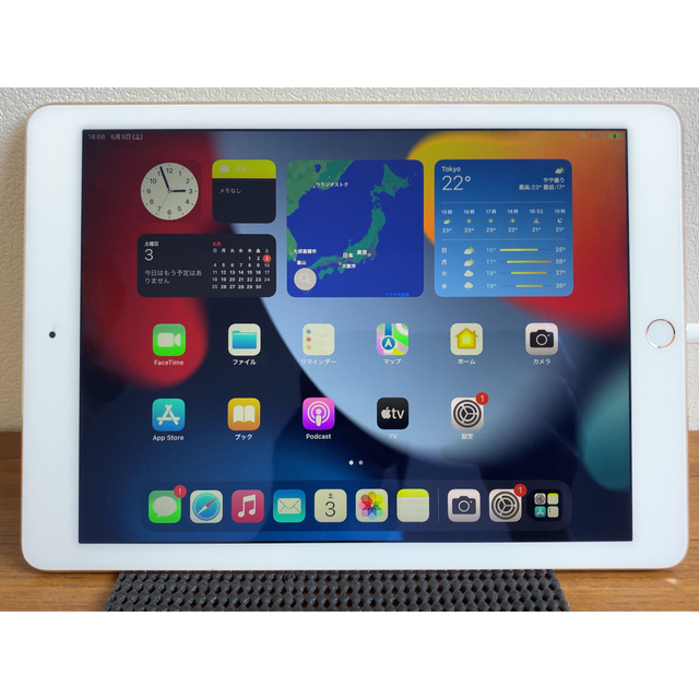 iPad(アイパッド)のジャンク　Apple iPad Air2 (第２世代) A1566 保護カバー スマホ/家電/カメラのPC/タブレット(タブレット)の商品写真