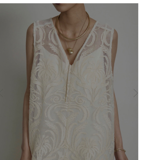 先行予約販売 - ameri vintage 完売 CHLOE V NECK ROMPERS - 買蔵 杉田