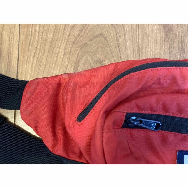 HELLY HANSEN(ヘリーハンセン)のヘリーハンセン ボディバック　赤 メンズのバッグ(ボディーバッグ)の商品写真