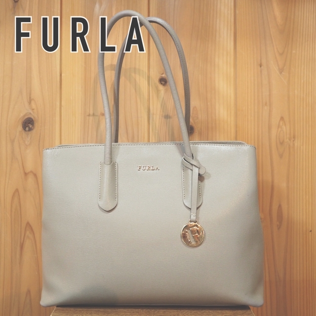 FURLA テッサ L トートバッグ ハンドバッグ グレージュ A4収納可 本革-