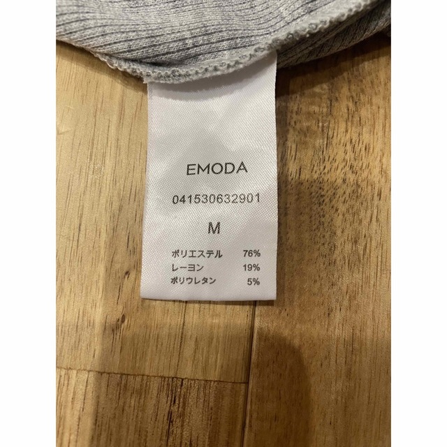 EMODA(エモダ)のレディース　半袖　Mサイズ レディースのトップス(Tシャツ(半袖/袖なし))の商品写真