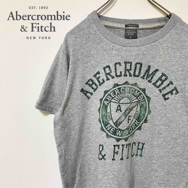 Abercrombie&Fitch(アバクロンビーアンドフィッチ)の古着感が絶妙！アバクロのシンプルロゴTシャツ(S) メンズのトップス(Tシャツ/カットソー(半袖/袖なし))の商品写真