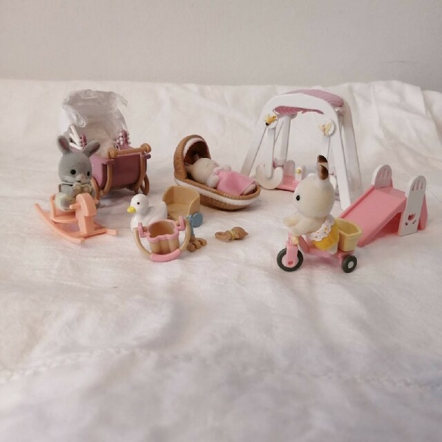 EPOCH(エポック)のエポック社 シルバニアファミリー にぎやかツリーハウスと赤ちゃんセット キッズ/ベビー/マタニティのおもちゃ(ぬいぐるみ/人形)の商品写真