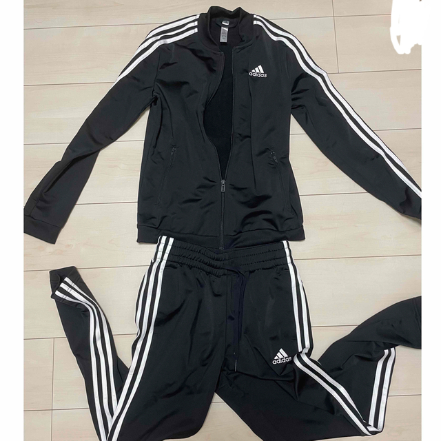 adidas(アディダス)のadidas（ジャージ上下セット） レディースのレディース その他(その他)の商品写真