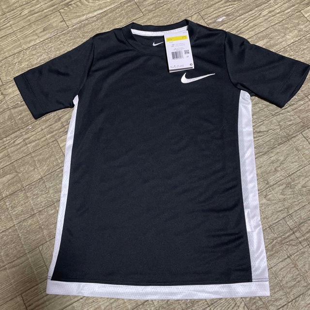 NIKE(ナイキ)のNIKE子供上下セット140半袖Tシャツハーフパンツ キッズ/ベビー/マタニティのキッズ服男の子用(90cm~)(Tシャツ/カットソー)の商品写真