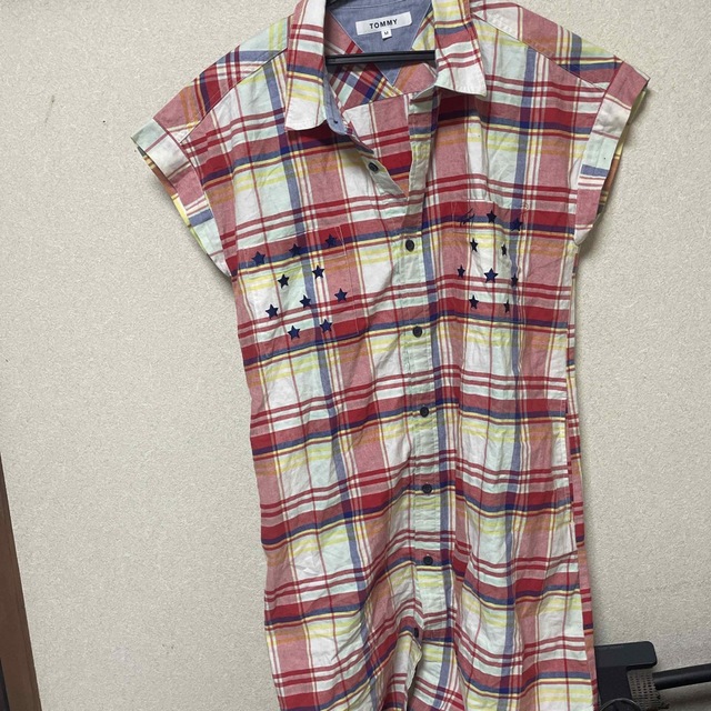 TOMMY(トミー)のTOMMY トミーひざ丈ワンピース レディースのワンピース(ひざ丈ワンピース)の商品写真