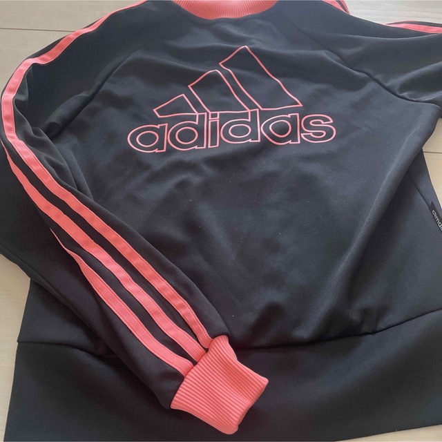 adidas(アディダス)のジャージ150 キッズ/ベビー/マタニティのキッズ服女の子用(90cm~)(ジャケット/上着)の商品写真