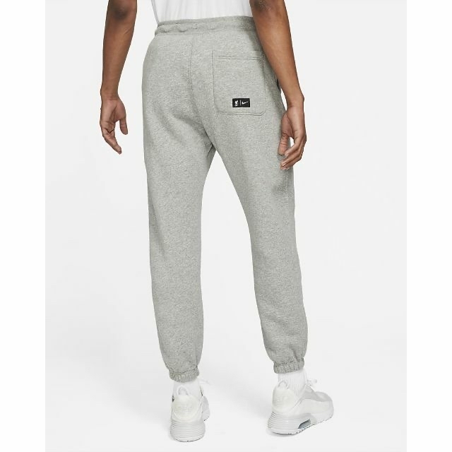 NIKE(ナイキ)のNIKE Liverpool F.C. Joggers フリースジョガーパンツ メンズのパンツ(その他)の商品写真