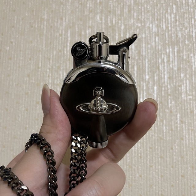 Vivienne Westwood(ヴィヴィアンウエストウッド)のヴィヴィアンウエストウッド オイルライター ネックレス メンズのアクセサリー(その他)の商品写真