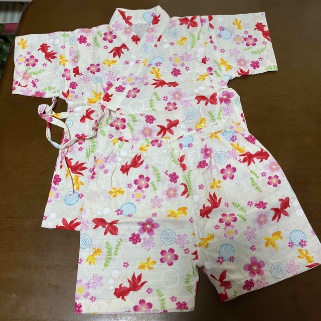 西松屋(ニシマツヤ)のベビー　キッズ　甚平　浴衣 キッズ/ベビー/マタニティのキッズ服女の子用(90cm~)(甚平/浴衣)の商品写真