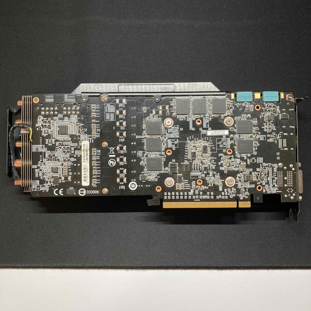 GIGABYTE製GEFORCE GTX770 4GBグラフィックボード 3