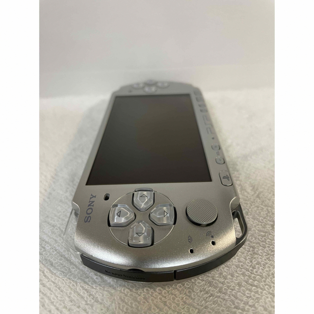 PlayStation Portable(プレイステーションポータブル)の☆動作品☆ PSP-3000  ミスティックシルバー エンタメ/ホビーのゲームソフト/ゲーム機本体(携帯用ゲーム機本体)の商品写真