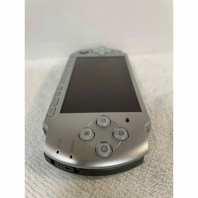 PlayStation Portable(プレイステーションポータブル)の☆動作品☆ PSP-3000  ミスティックシルバー エンタメ/ホビーのゲームソフト/ゲーム機本体(携帯用ゲーム機本体)の商品写真