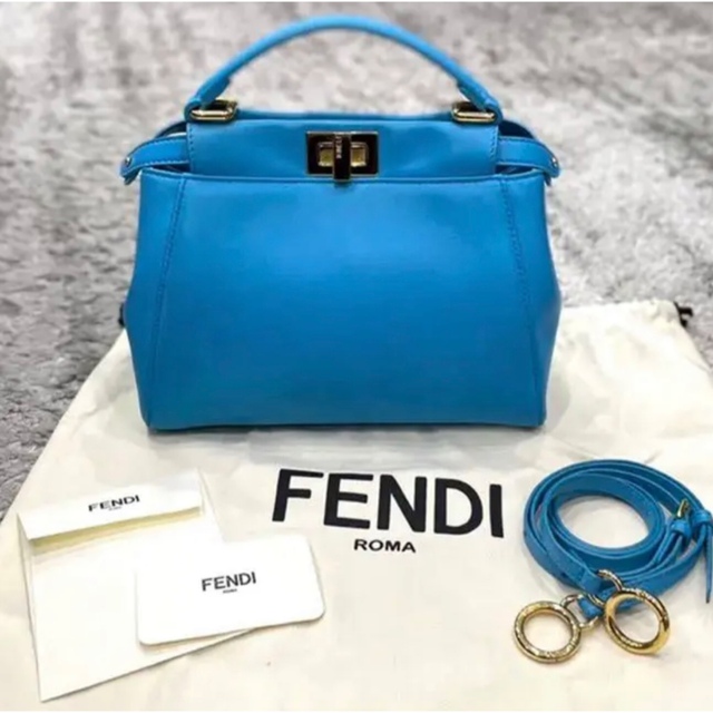 FENDI フェンディ ミニピーカブー ブルー - ハンドバッグ