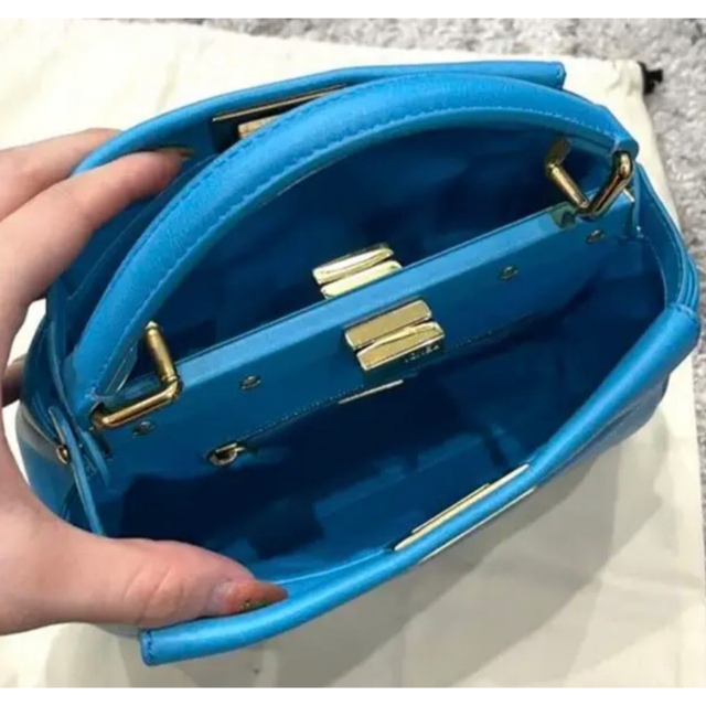 FENDI(フェンディ)のFENDI　フェンディ　ミニピーカブー　ブルー レディースのバッグ(ハンドバッグ)の商品写真