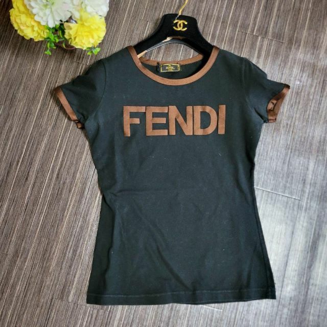 FENDI　ロゴ　バイカラー　Tシャツ　お洒落　サテン　トレーナー　パンツに