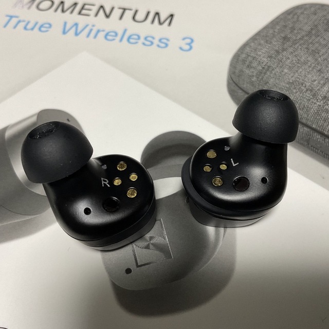 SENNHEISER(ゼンハイザー)のゼンハイザー MOMENTUM True Wireless 3 グラファイト スマホ/家電/カメラのオーディオ機器(ヘッドフォン/イヤフォン)の商品写真