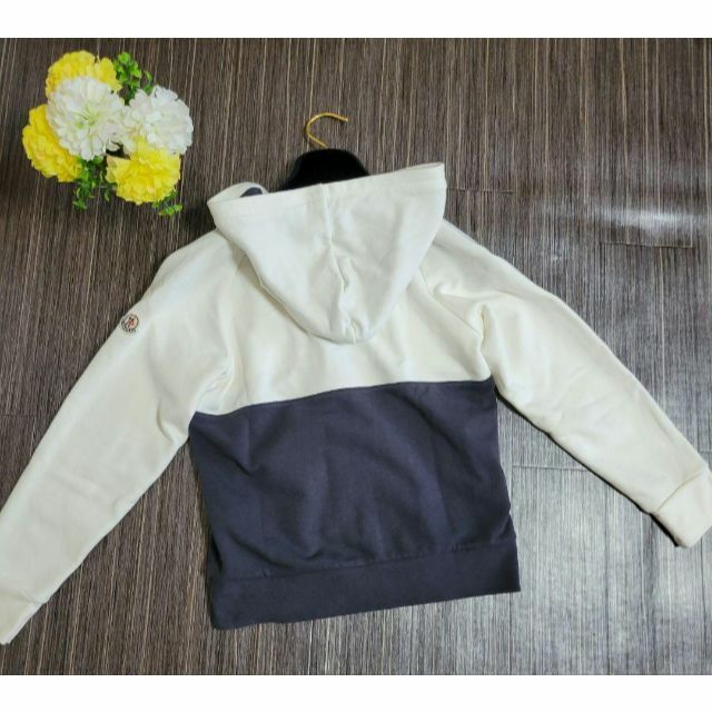 モンクレール 上品 ホワイト×ネイビー パーカー トレーナー ジャケット ロゴ