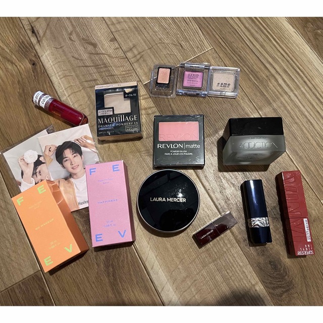 laura mercier(ローラメルシエ)の新品未使用あり　コスメまとめ売り　マキアージュ　dior ローラメルシエ　etc コスメ/美容のキット/セット(コフレ/メイクアップセット)の商品写真