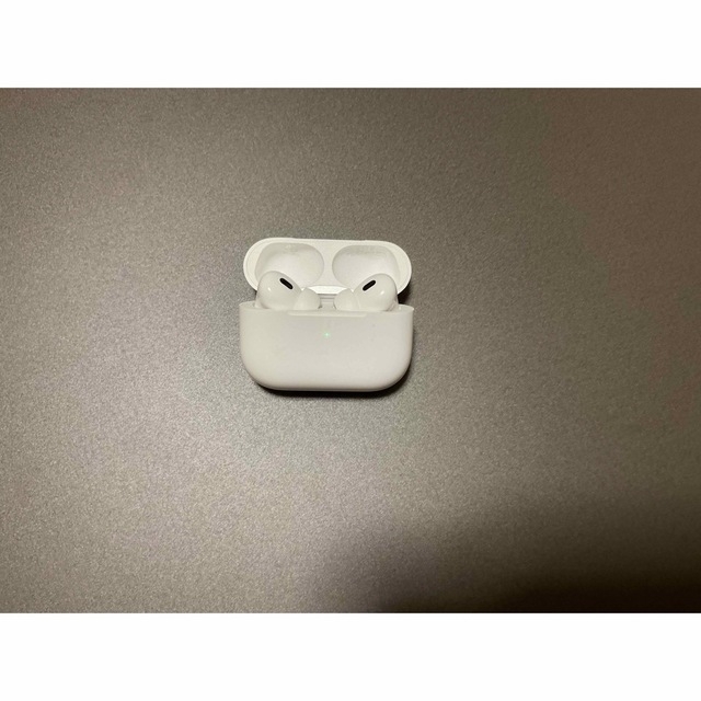 Apple(アップル)のAirPods Pro 第2世代 スマホ/家電/カメラのオーディオ機器(ヘッドフォン/イヤフォン)の商品写真