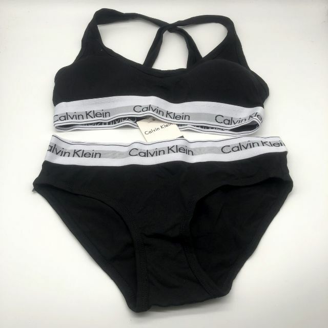 ck Calvin Klein(シーケーカルバンクライン)の カルバンクライン　レディース 上下セット　下着　クロスブラ　Sサイズ　黒 レディースの下着/アンダーウェア(ブラ&ショーツセット)の商品写真