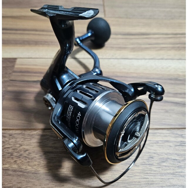 SHIMANO(シマノ)のシマノ　17ツインパワーXD4000XG　中古 スポーツ/アウトドアのフィッシング(リール)の商品写真