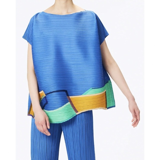 PLEATS PLEASE ISSEY MIYAKE(プリーツプリーズイッセイミヤケ)の入手困難！人気のブラック【限定品❣️新品・未使用品】お洒落なトップス　COAST レディースのトップス(シャツ/ブラウス(半袖/袖なし))の商品写真