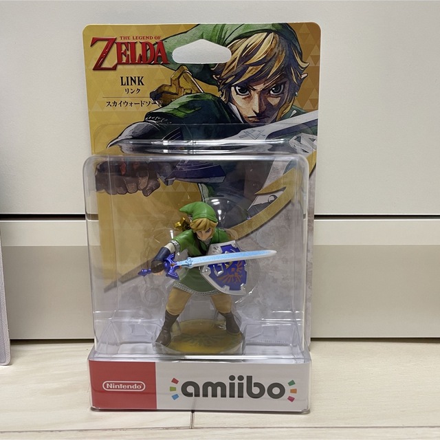 任天堂(ニンテンドウ)の未開封　amiibo ゼルダの伝説　ティアーズ　スカイウォード　リンク エンタメ/ホビーのゲームソフト/ゲーム機本体(その他)の商品写真